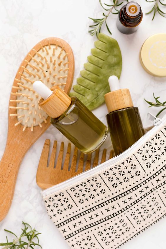 How to Use Our Organic Castor Oil for Hair, Eyebrows and Eyelashes